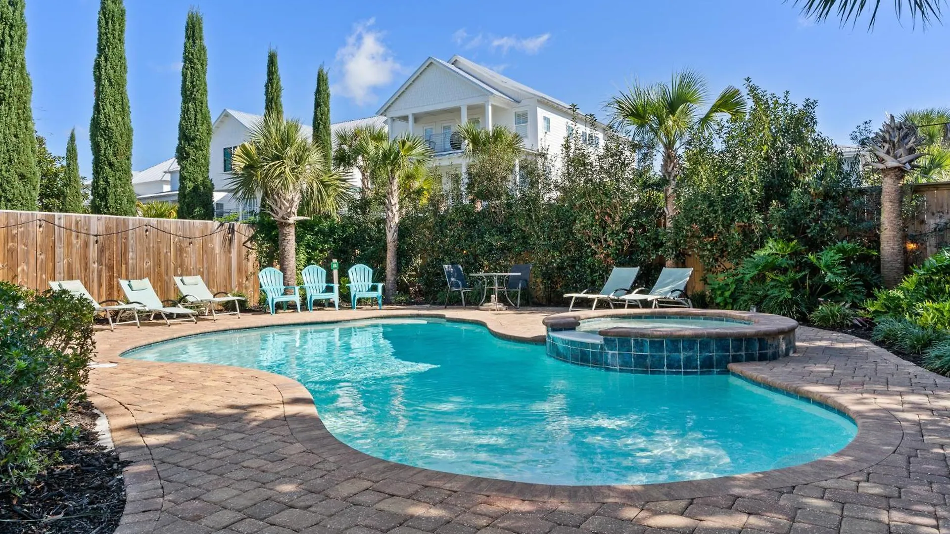 Zula Life House: Spacious Beachside Retreat With Pool And Pet-friendly Yard *