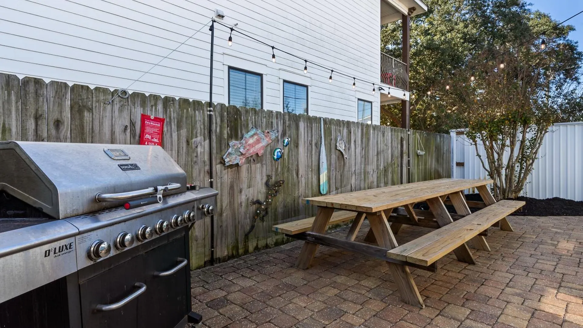 Holiday home Zula Life House: Spacious Beachside Retreat With Pool And Pet-friendly Yard