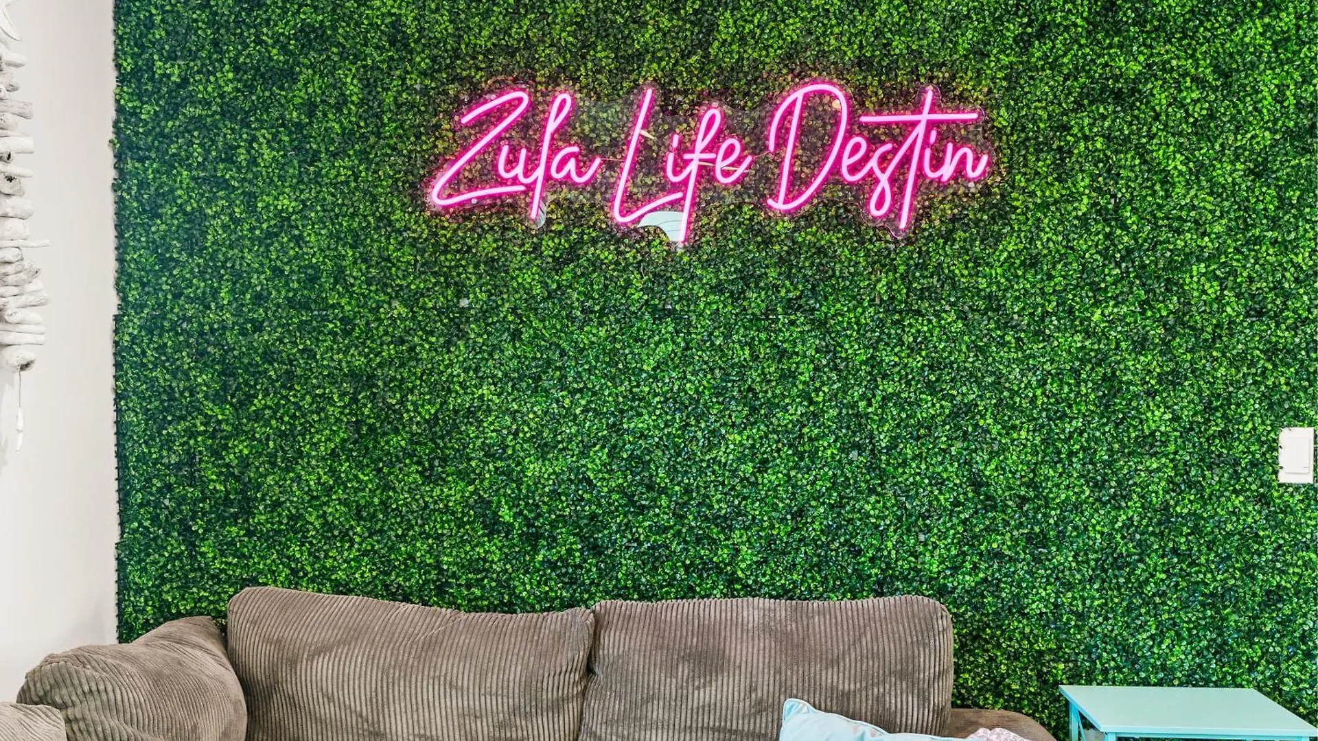 Zula Life House: Spacious Beachside Retreat With Pool And Pet-friendly Yard *