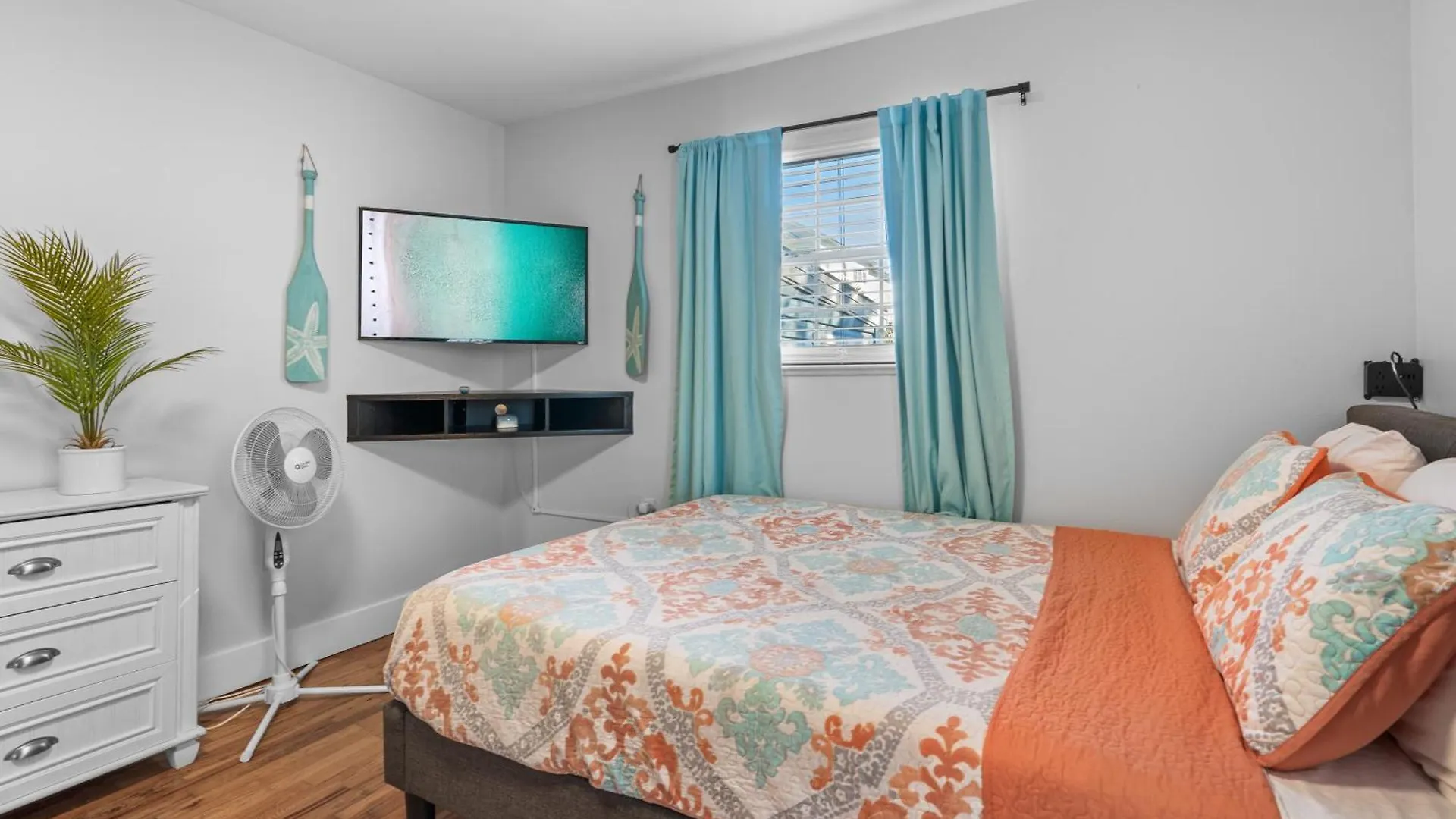 Zula Life House: Spacious Beachside Retreat With Pool And Pet-friendly Yard *