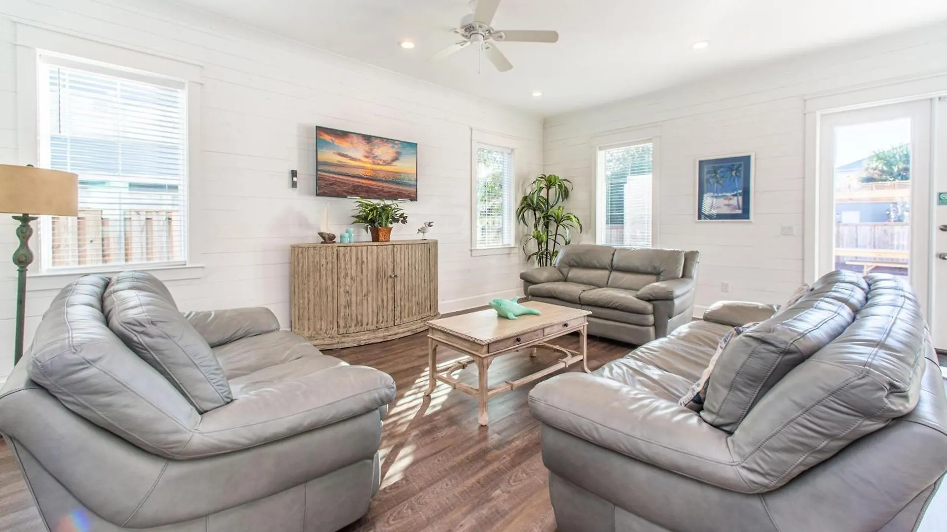 Fins Up Holiday home *