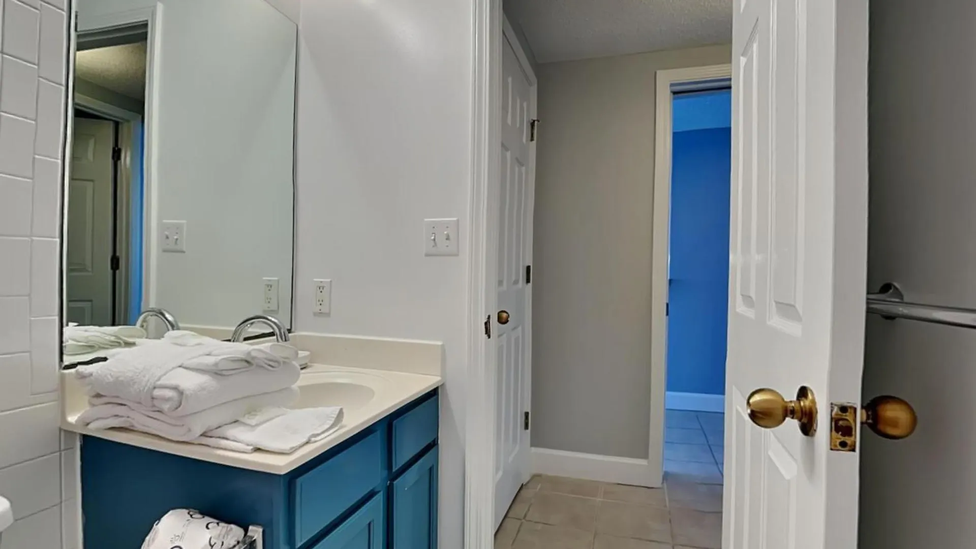 Jade East Towers #1430 Apartment