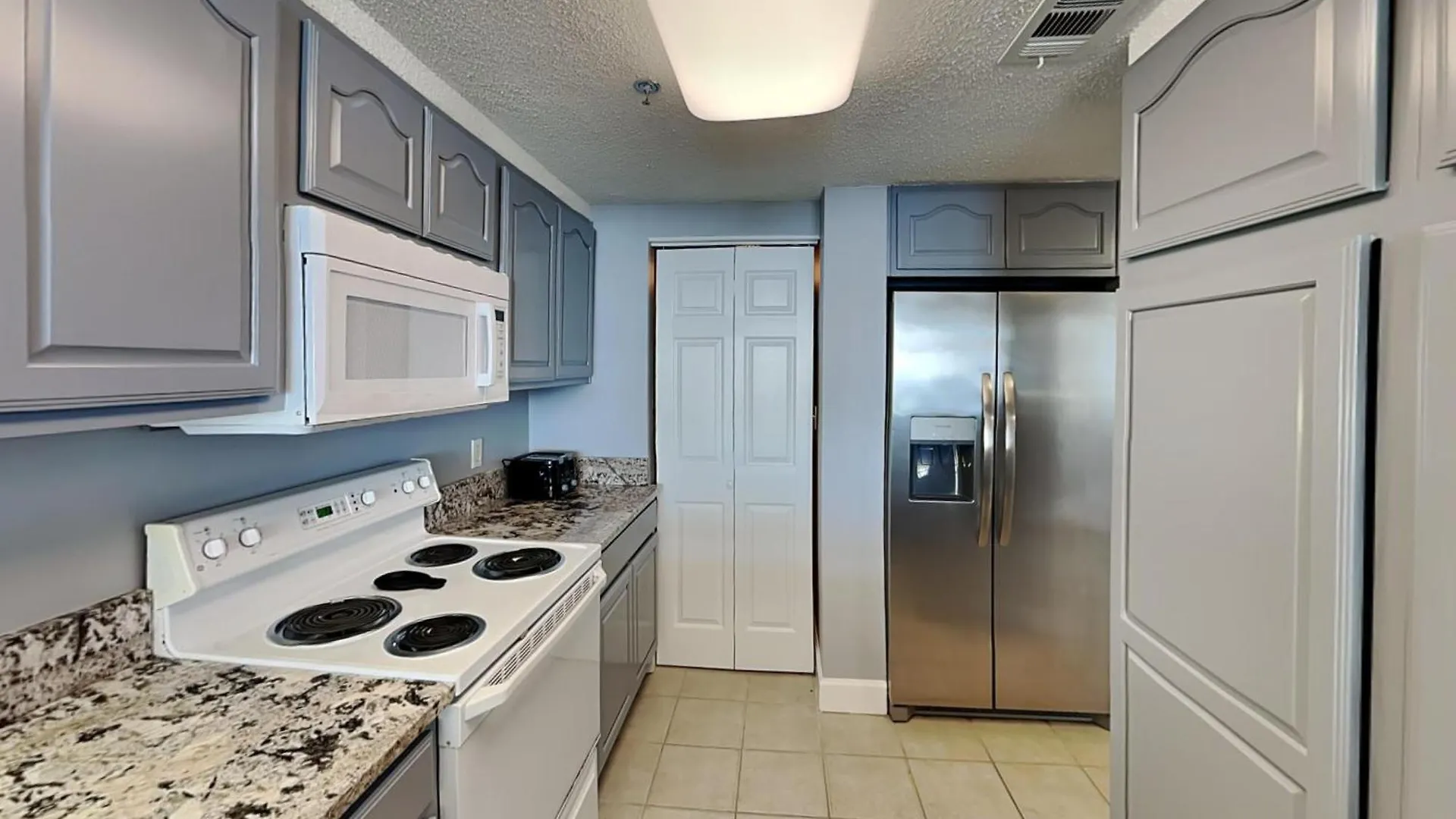 Apartment Jade East Towers #1430