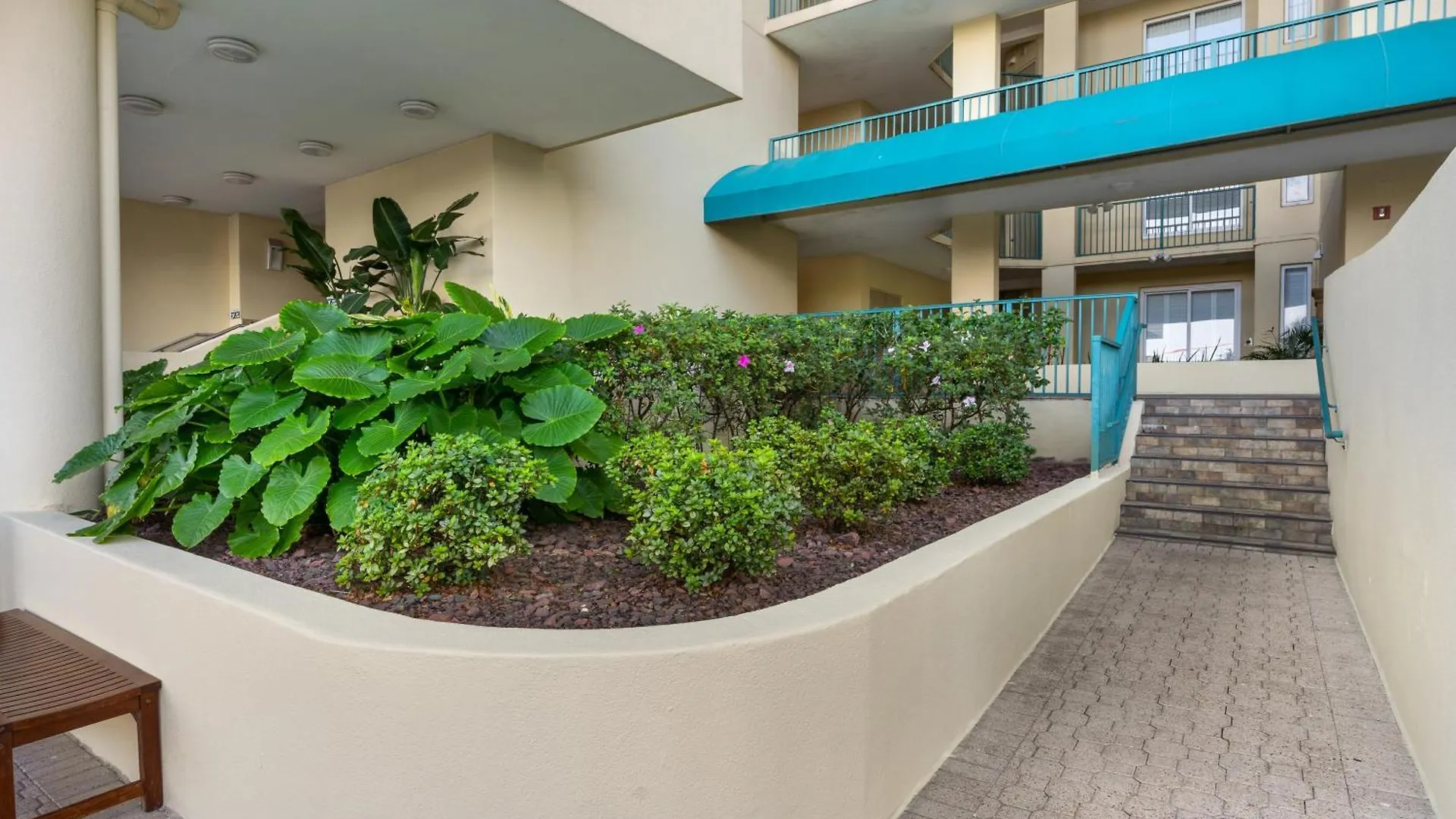 Jade East Towers 0120 By Newman-dailey *