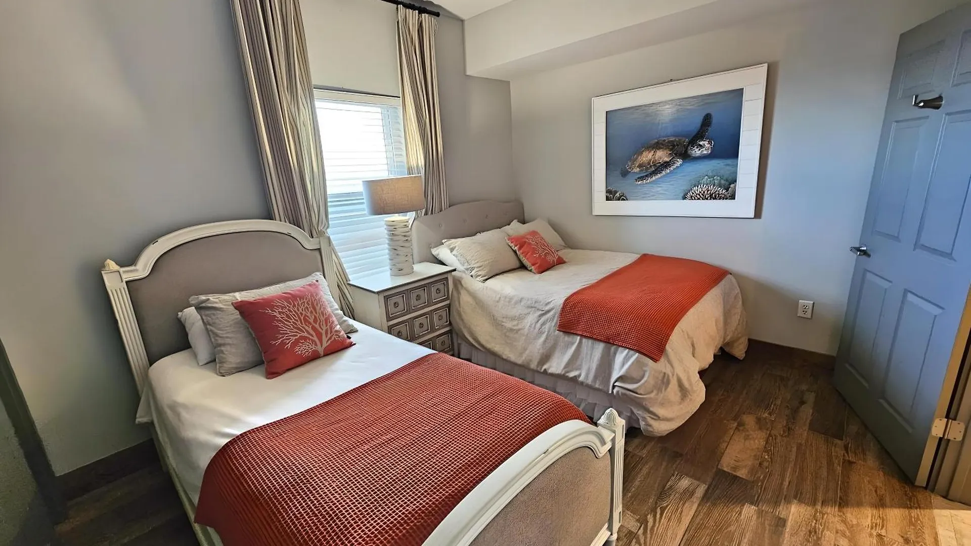 Ariel Dunes 2103 Salty Bull Fabulous Updated Condo! Holiday home *