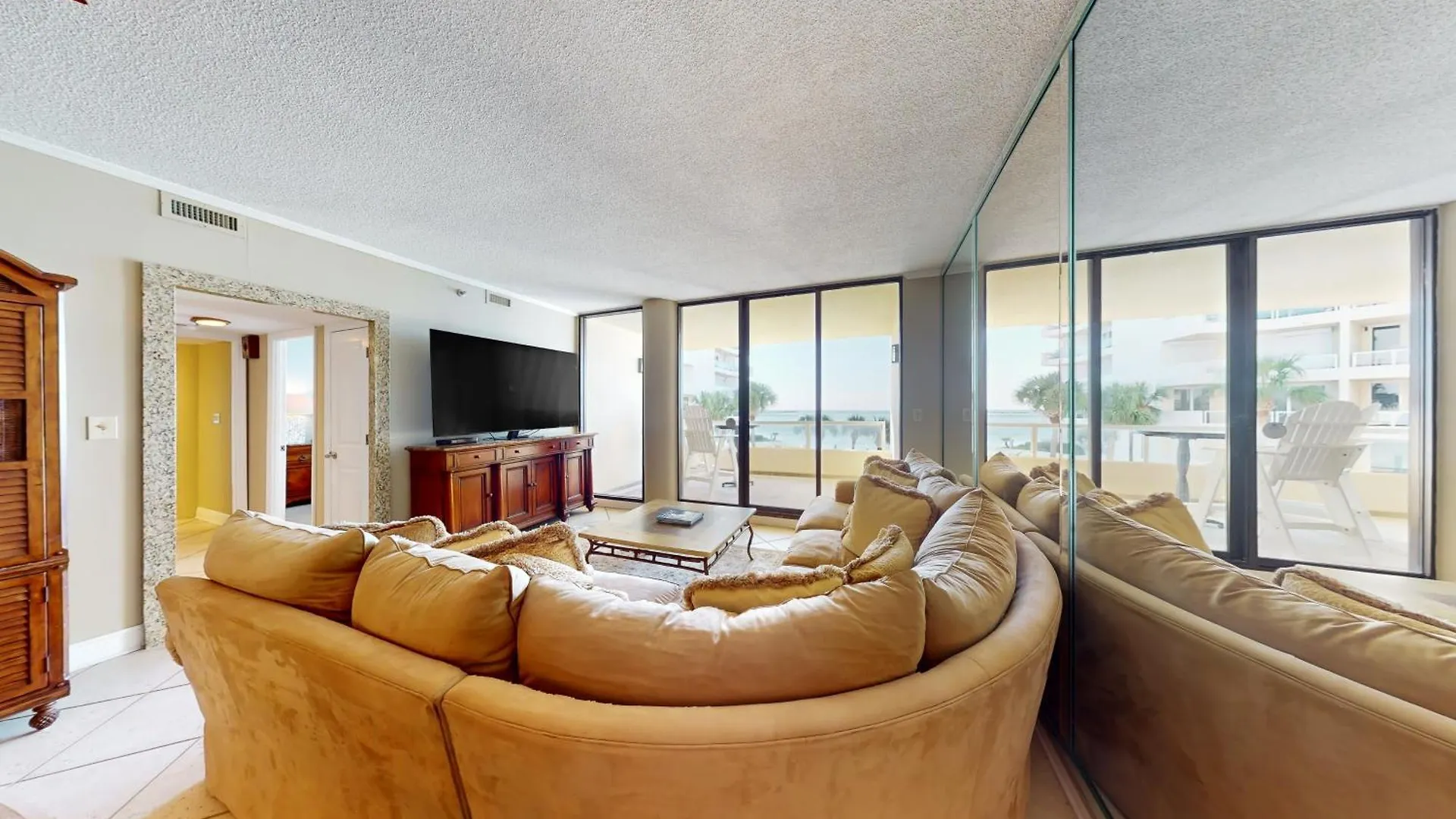 East Pass Towers 212