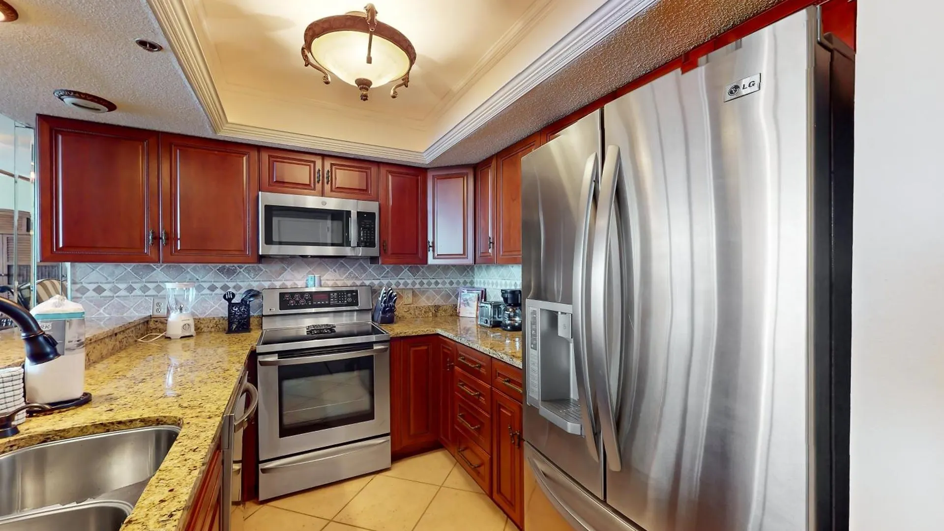 Apartment East Pass Towers 212
