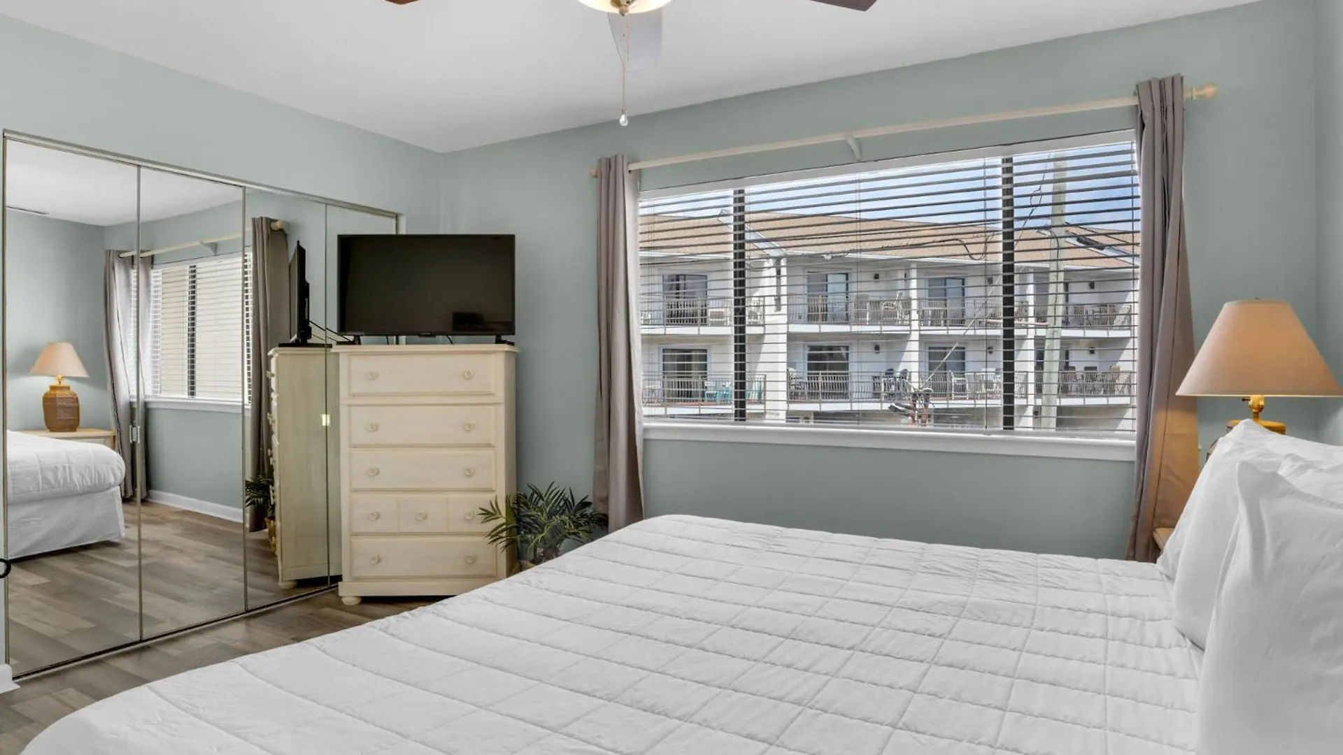 Blue Surf Townhomes 23 By Newman-dailey Nyaraló