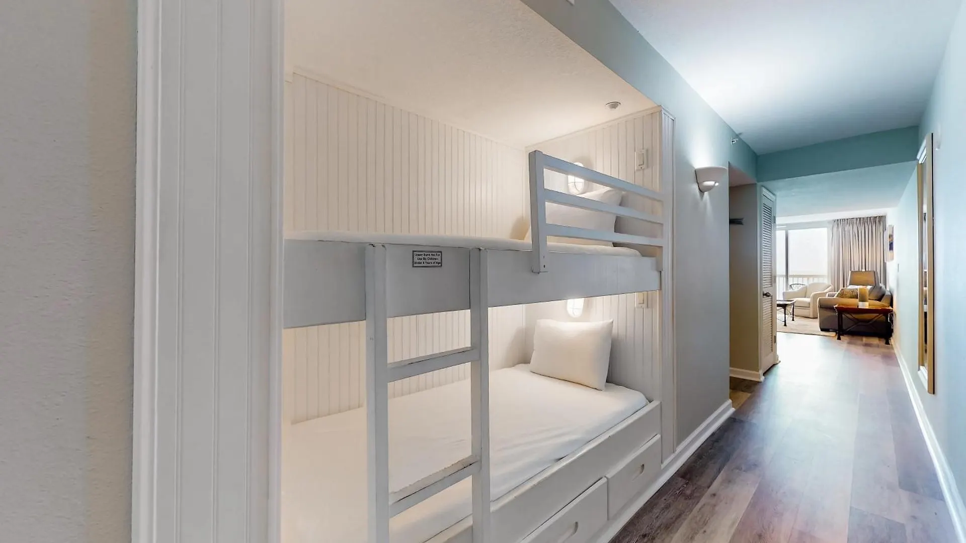 Pelican 1205 Apartment *