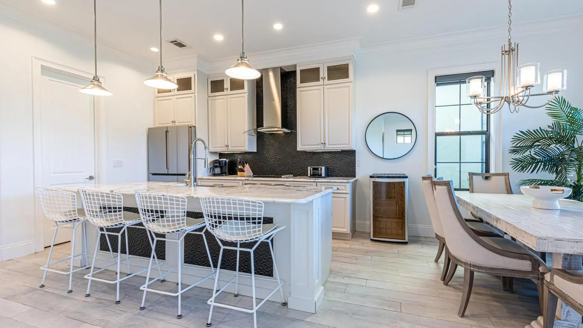 1922 - Madis Jule - 4br 4ba