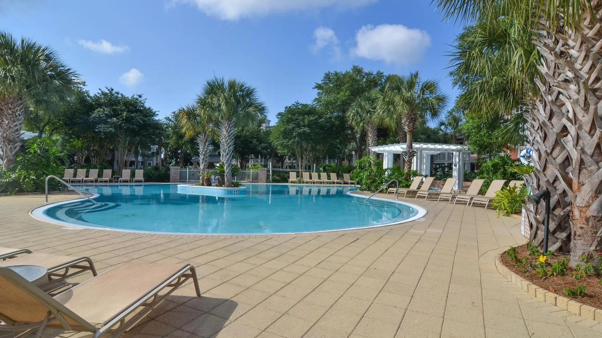 Apartment Market Street 339