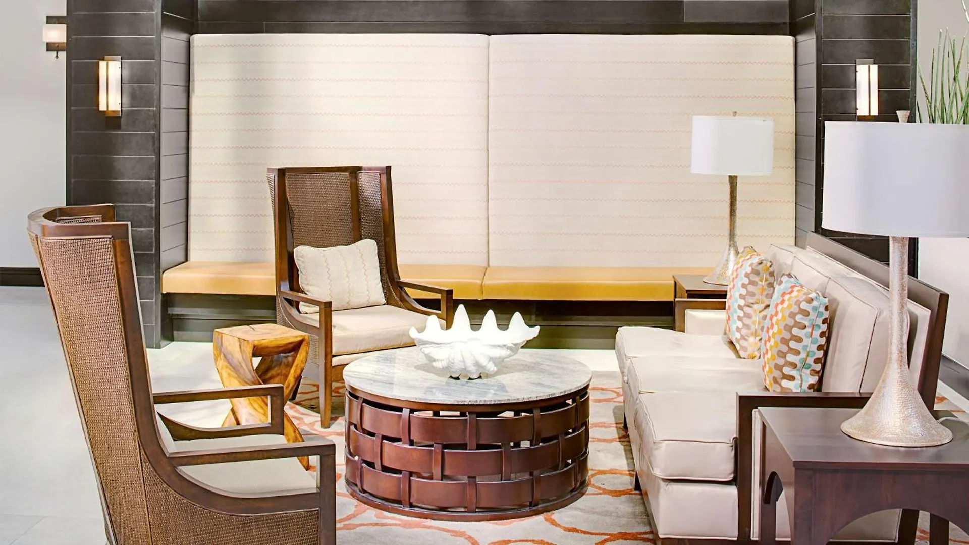 Embassy By Hilton Destin Miramar Hotell 3*