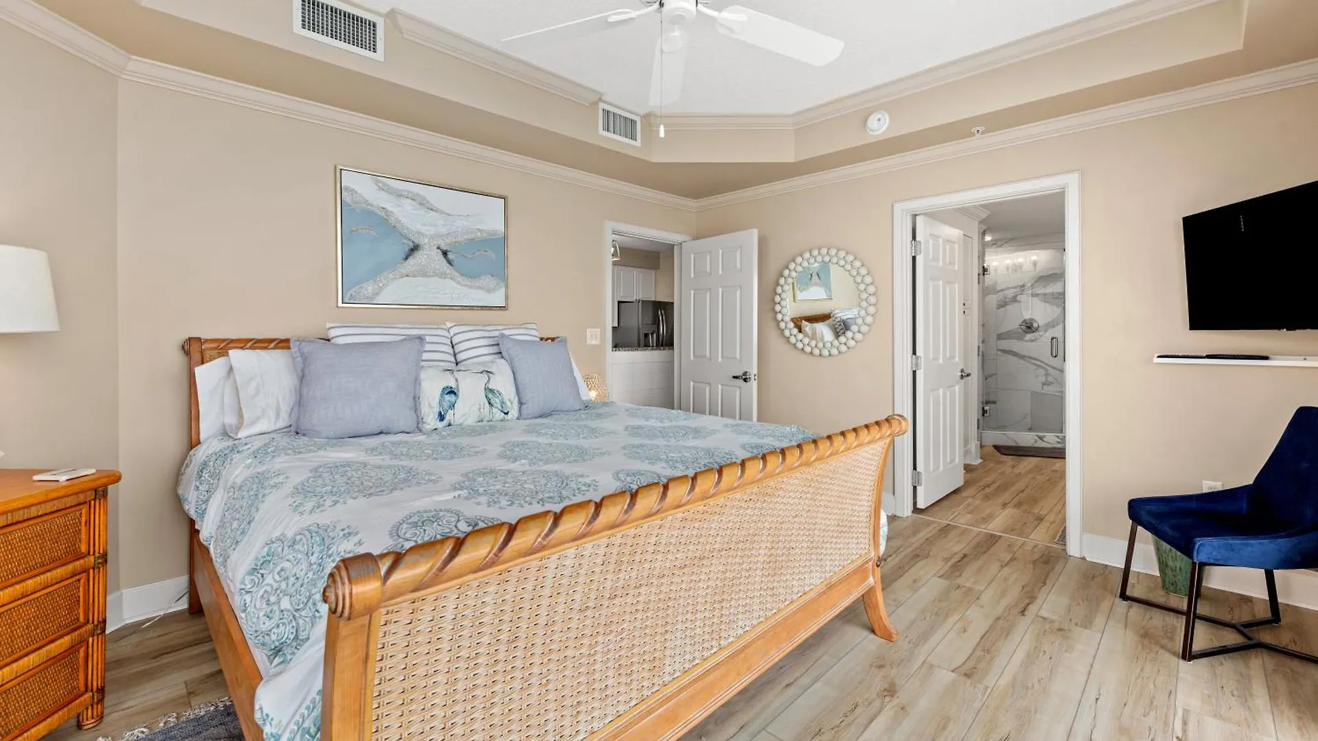 Elegant 4bd 4ba With Stunning Ocean Views And Direct & Pool Access