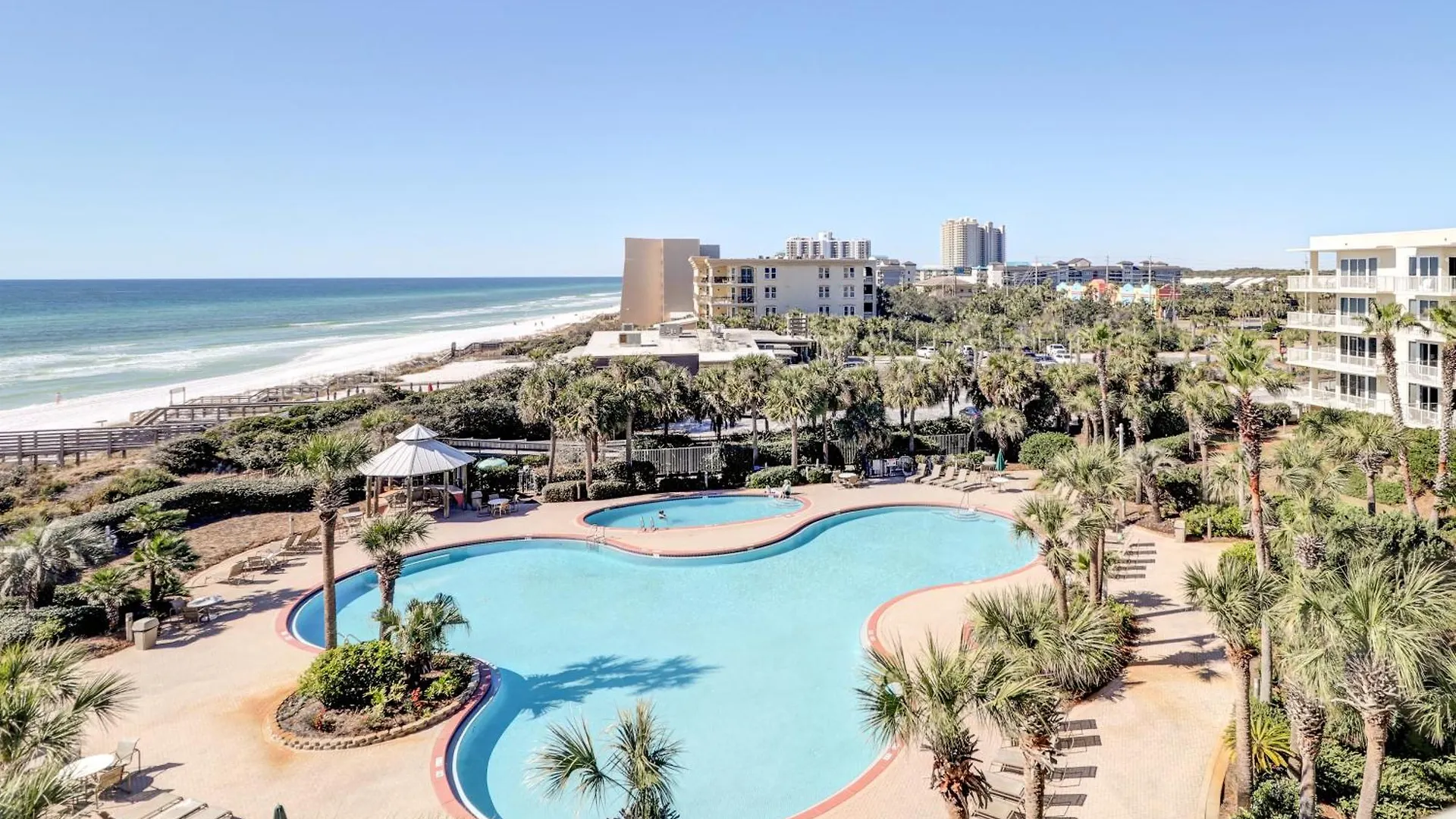 Newly Renovated! Breathtaking Views! Fourth Floor! Pools! Grill! Chairs Holiday home