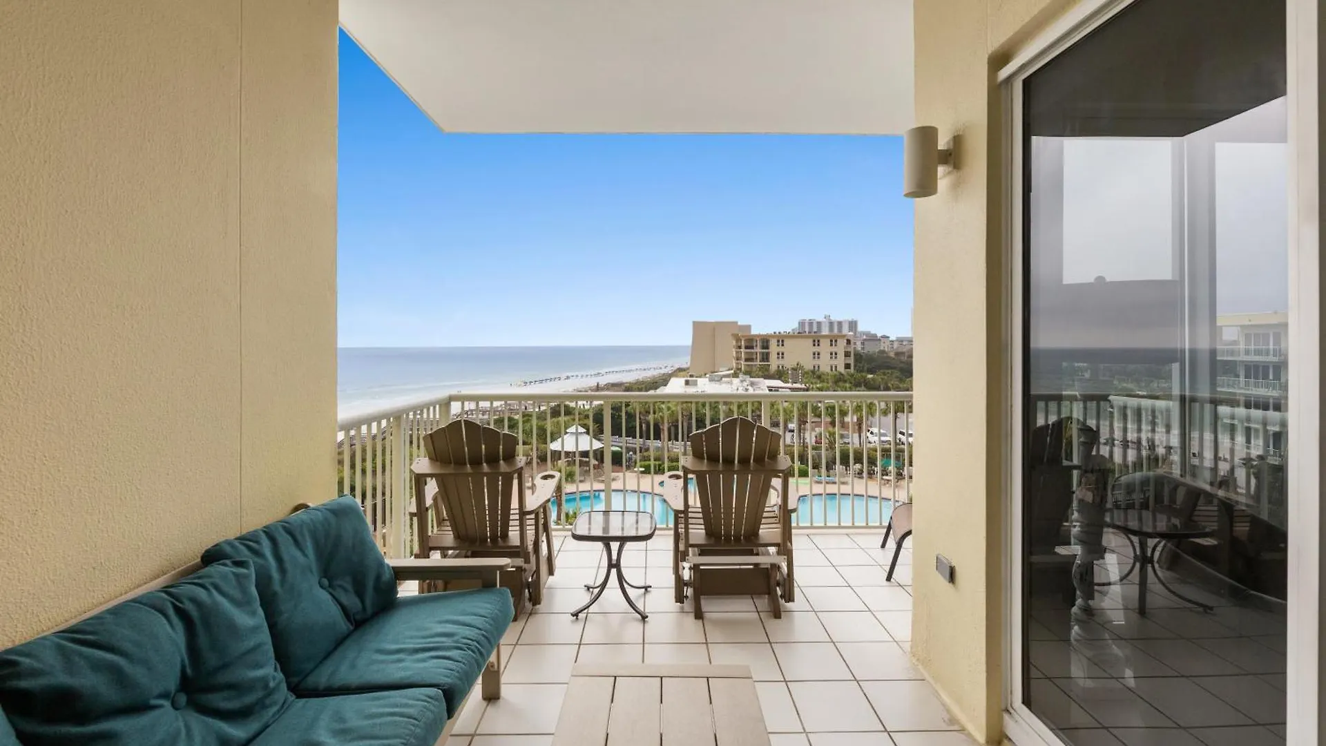 Newly Renovated! Breathtaking Views! Fourth Floor! Pools! Grill! Chairs *