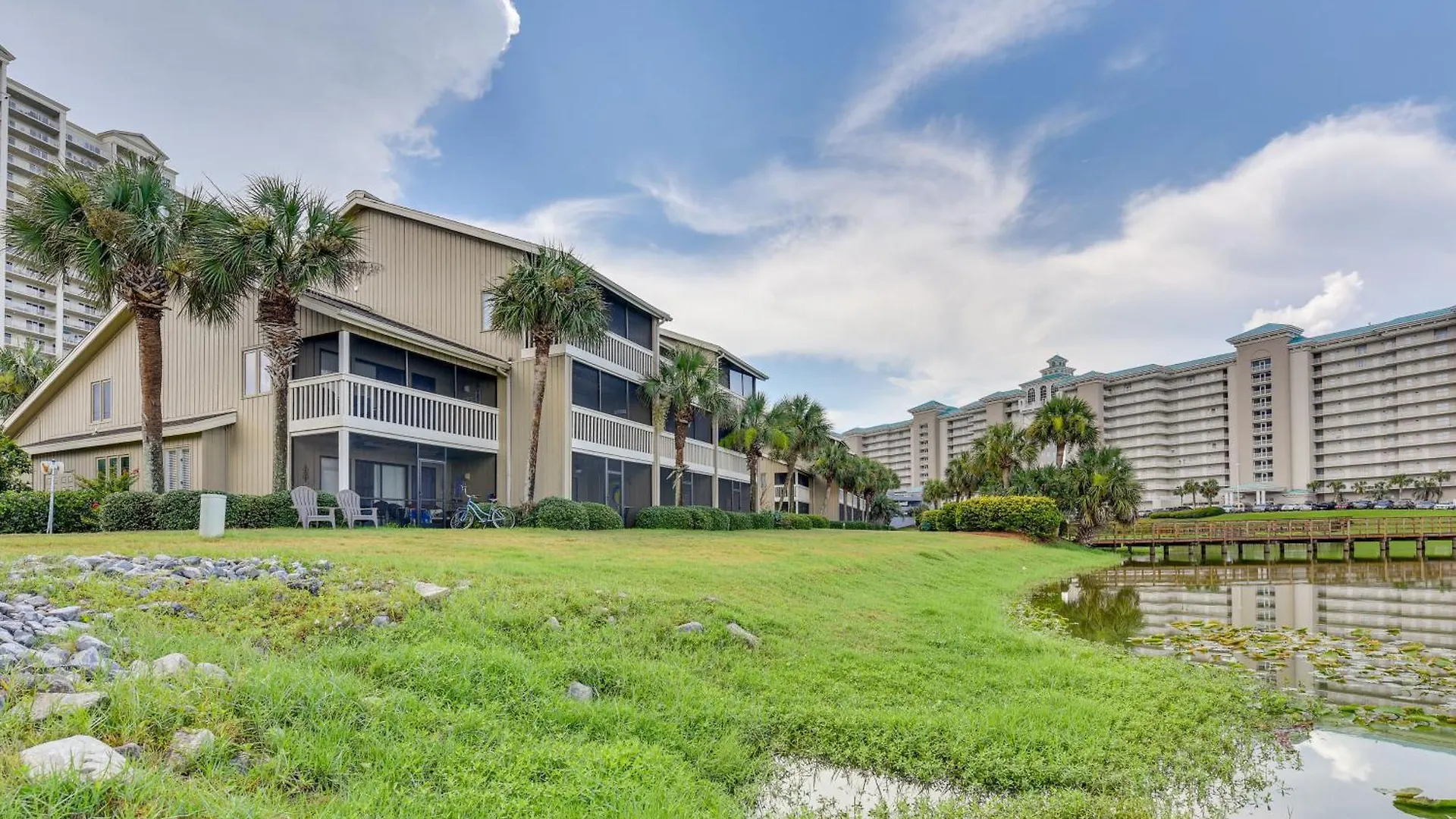 Chic Miramar With Pool Access! Apartment