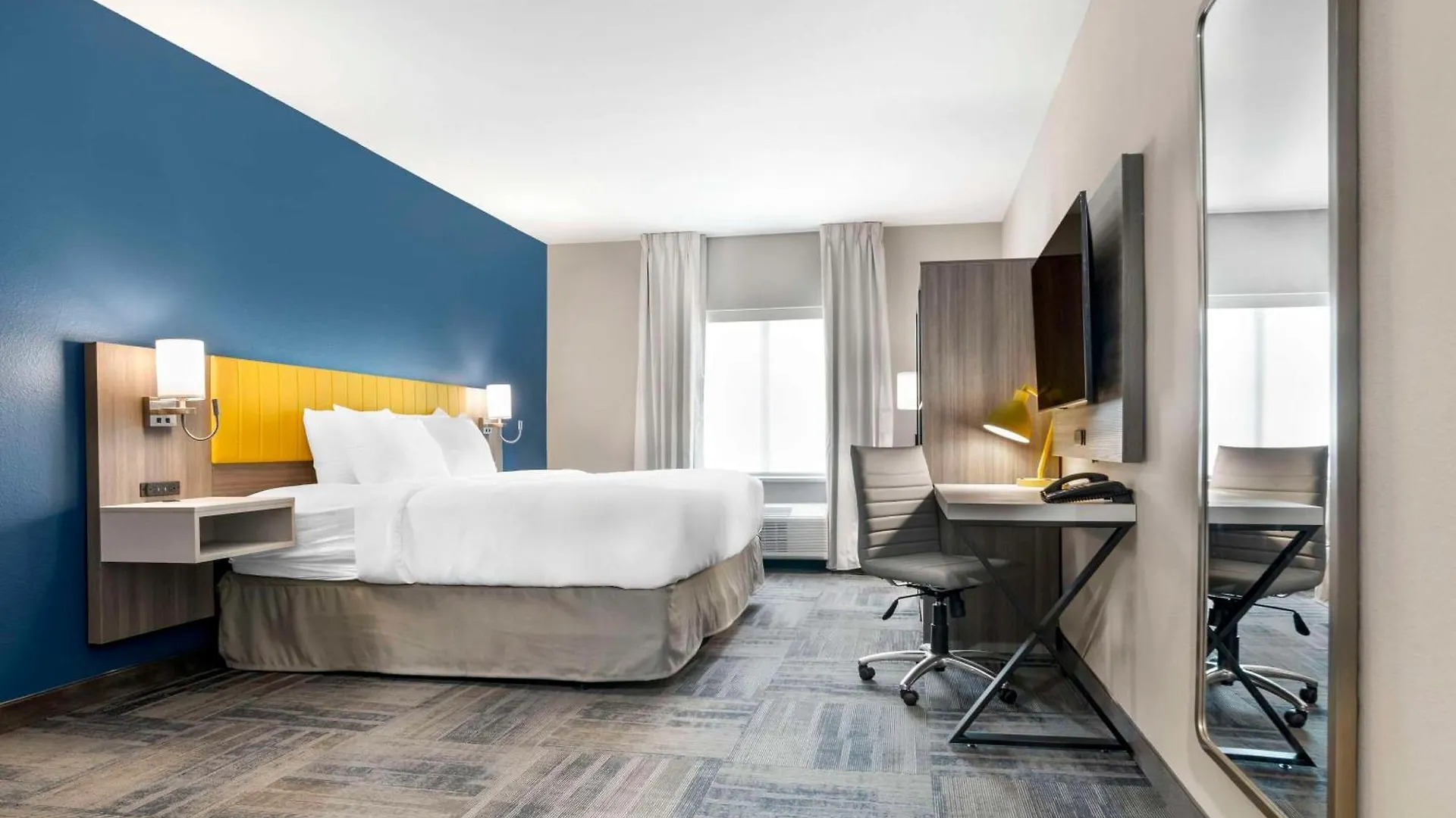 Comfort & Suites Hotel *