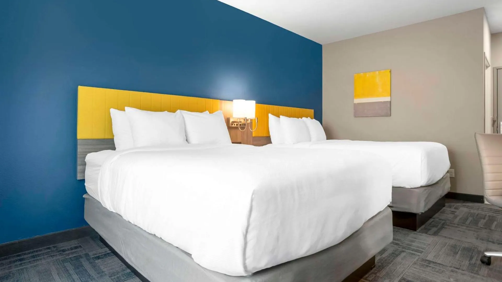 Comfort & Suites * Miramar Beach