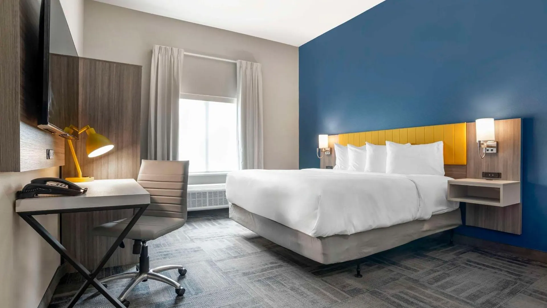 Comfort & Suites Hotel