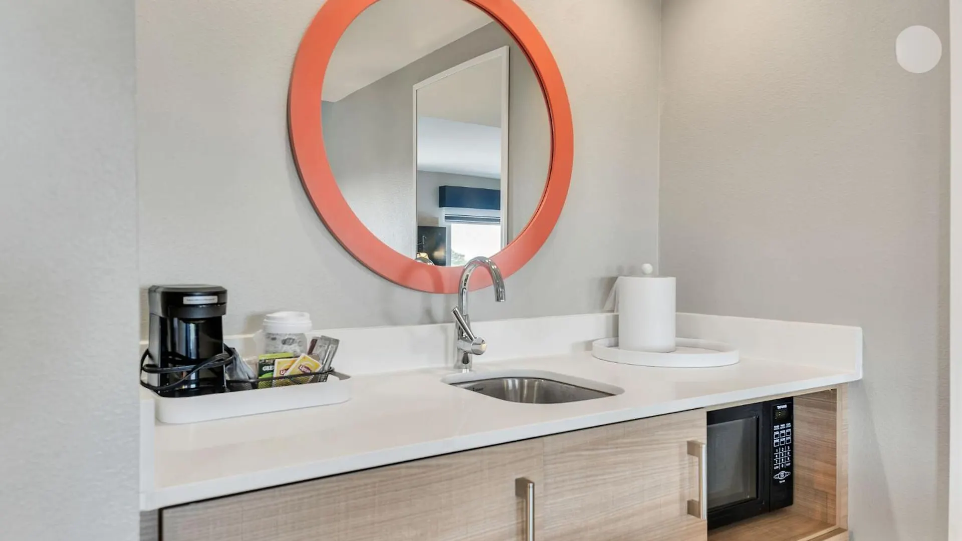 Hotel Express & Destin - Miramar By Ihg 3*