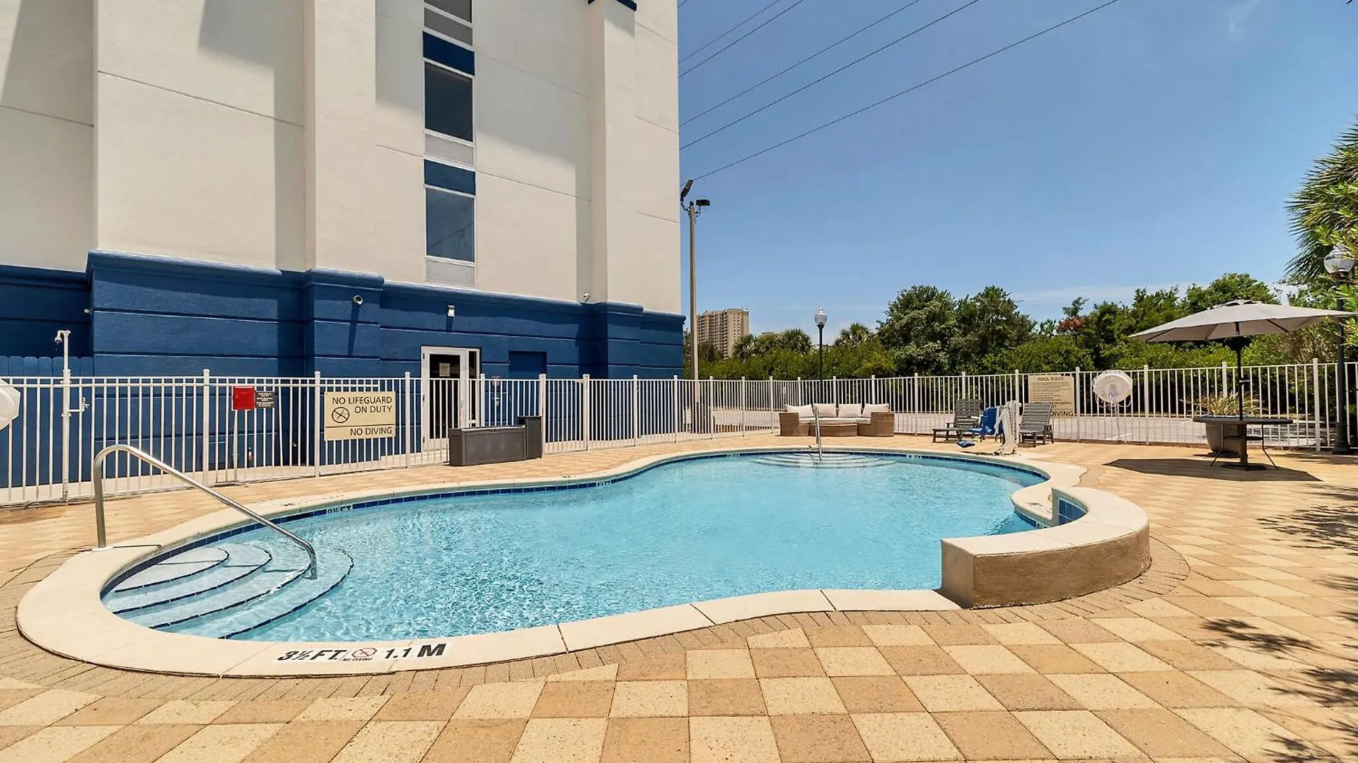 Hotel Express & Destin - Miramar By Ihg 3*