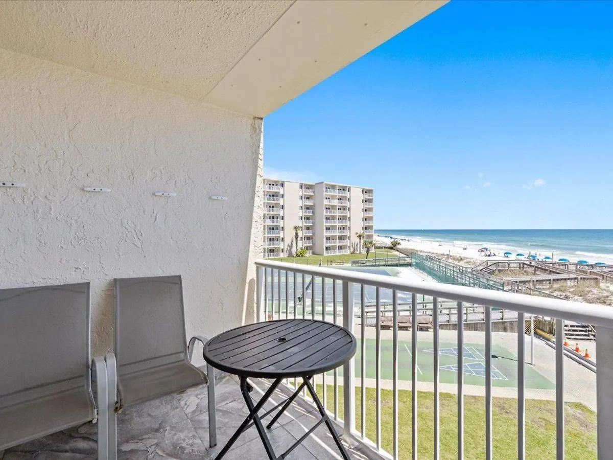 Surf And Racquet Unit 302