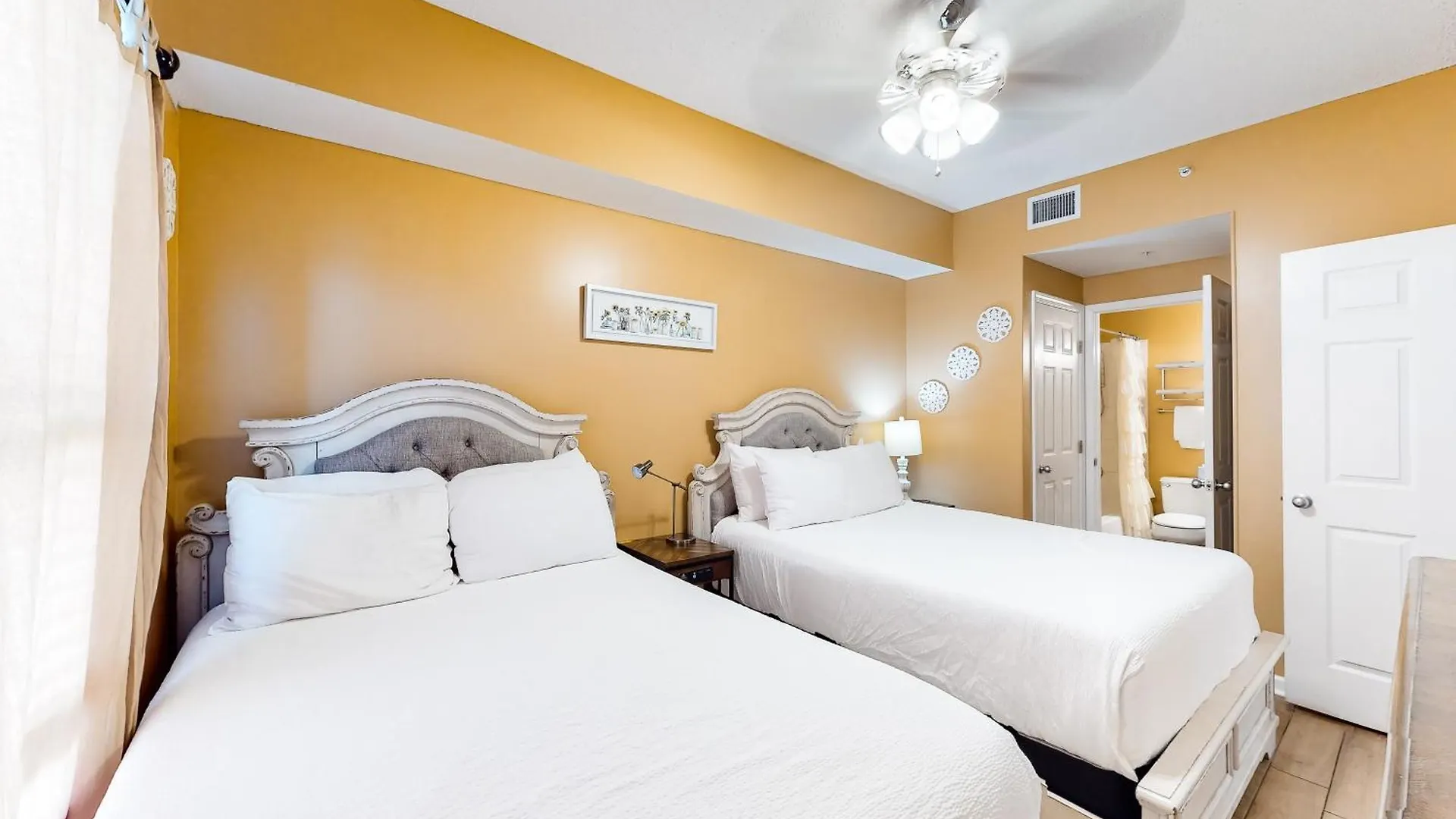 Majestic Sun B0410 Apartment *