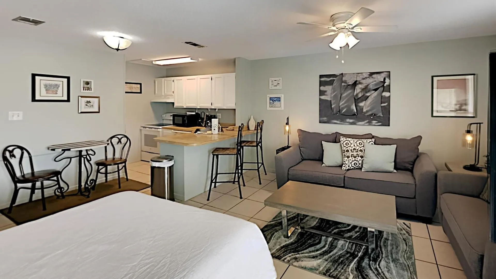 Sandpiper Cove #8210 * דסטין