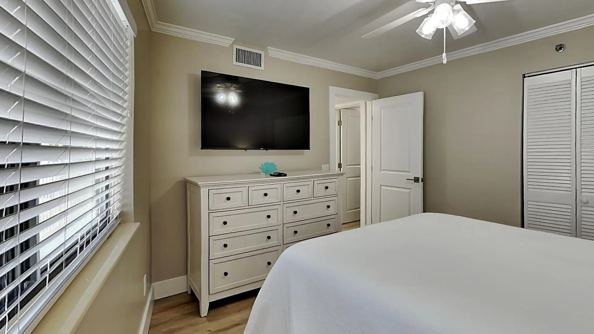 Mainsail #225 Apartment