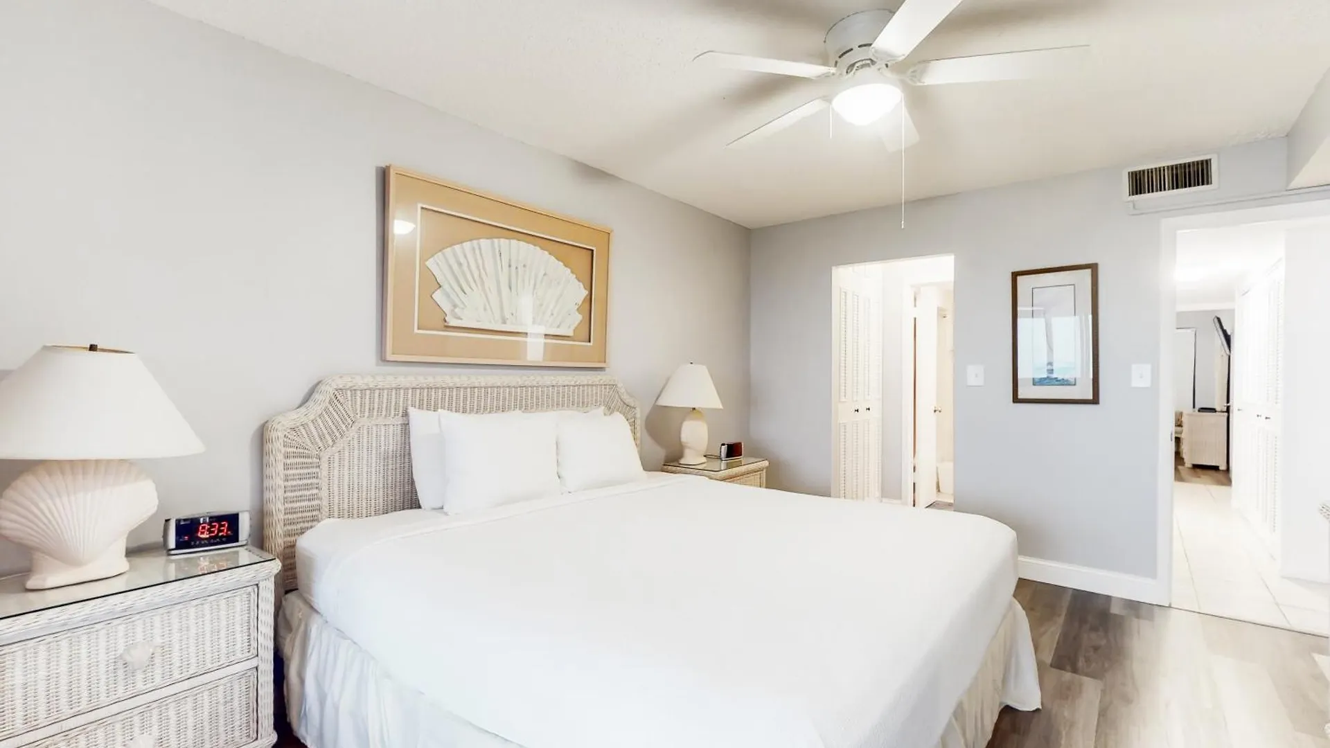Jetty East 306b