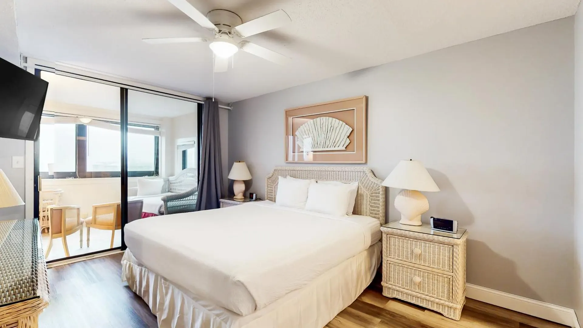 Jetty East 306b Apartment