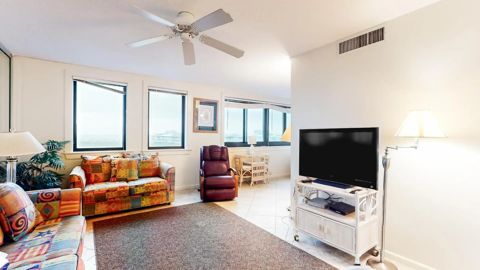 Jetty East 306b *
