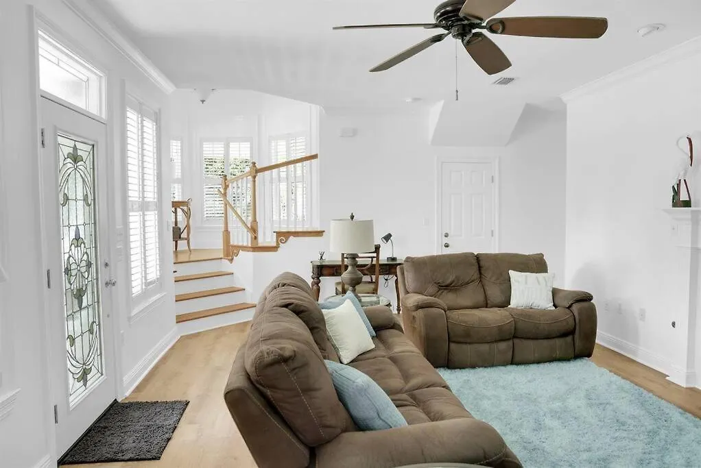 Large House 4 Bedroom 3.5 Ba 130 To Pool Destin