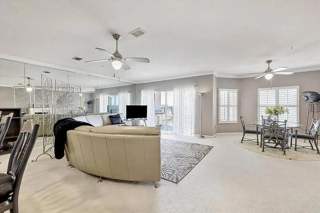 Harbor Penthouse Holiday home *