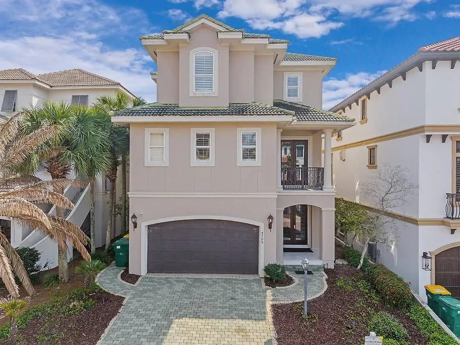 Gulf Views 6 Bedroom Elevator Community Pool Holiday home *