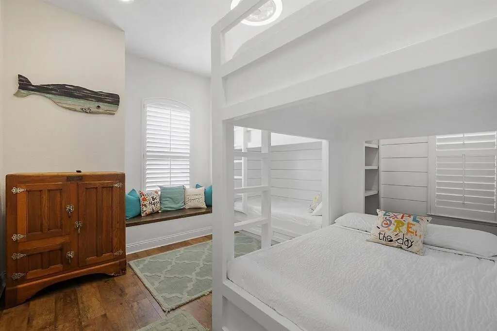 Holiday home Gulf Views 6 Bedroom Elevator Community Pool Destin