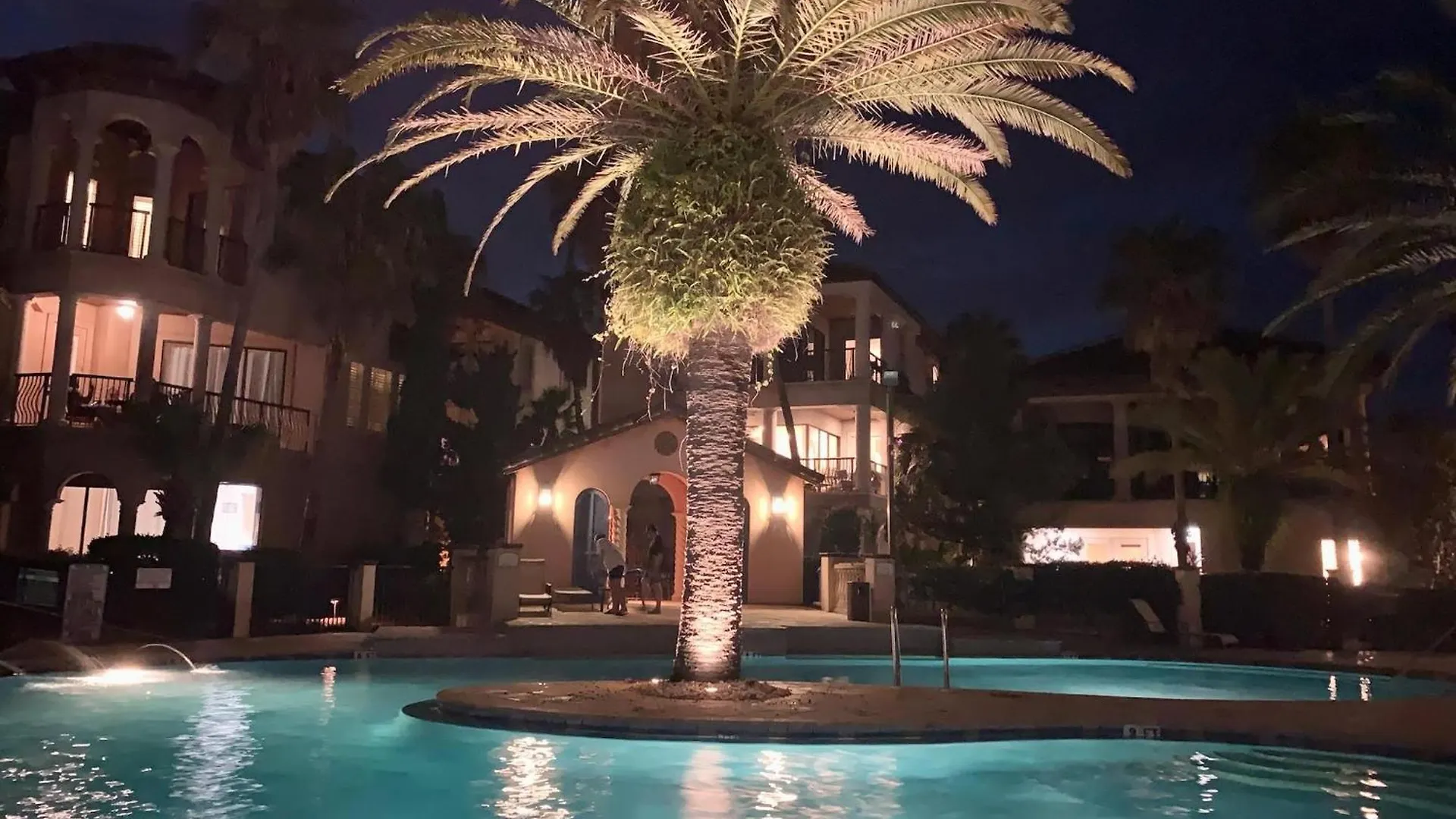 Tuscana Destin