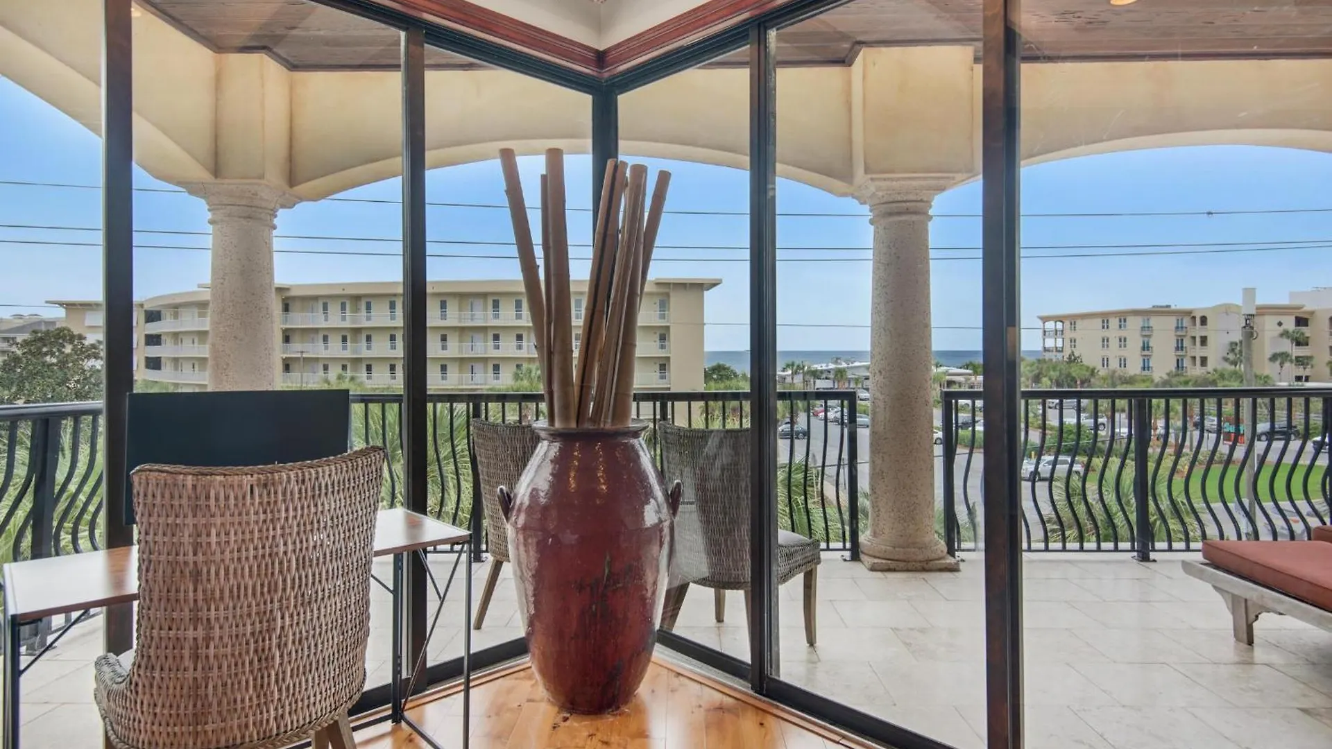 Tuscana Destin