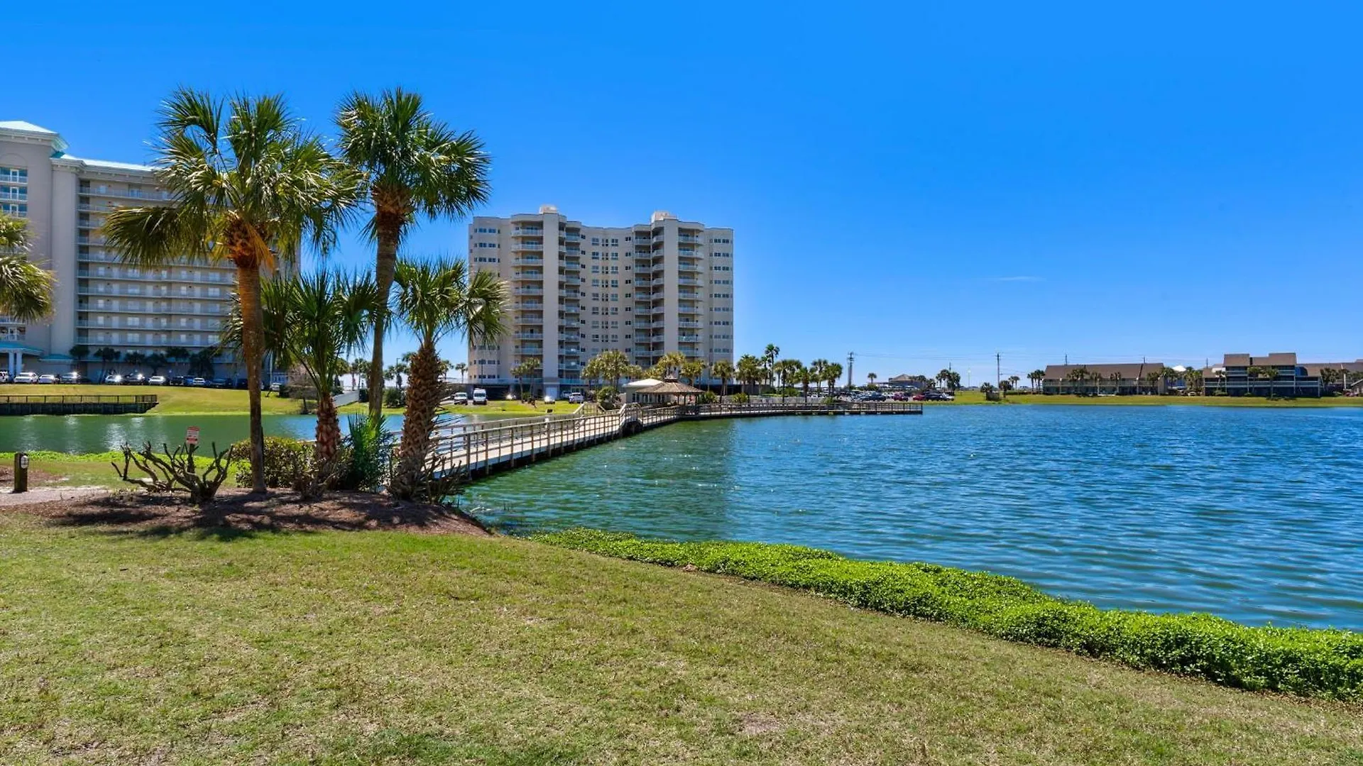 Holiday home Seascape Lakefront 189- Don't Worry, Happy