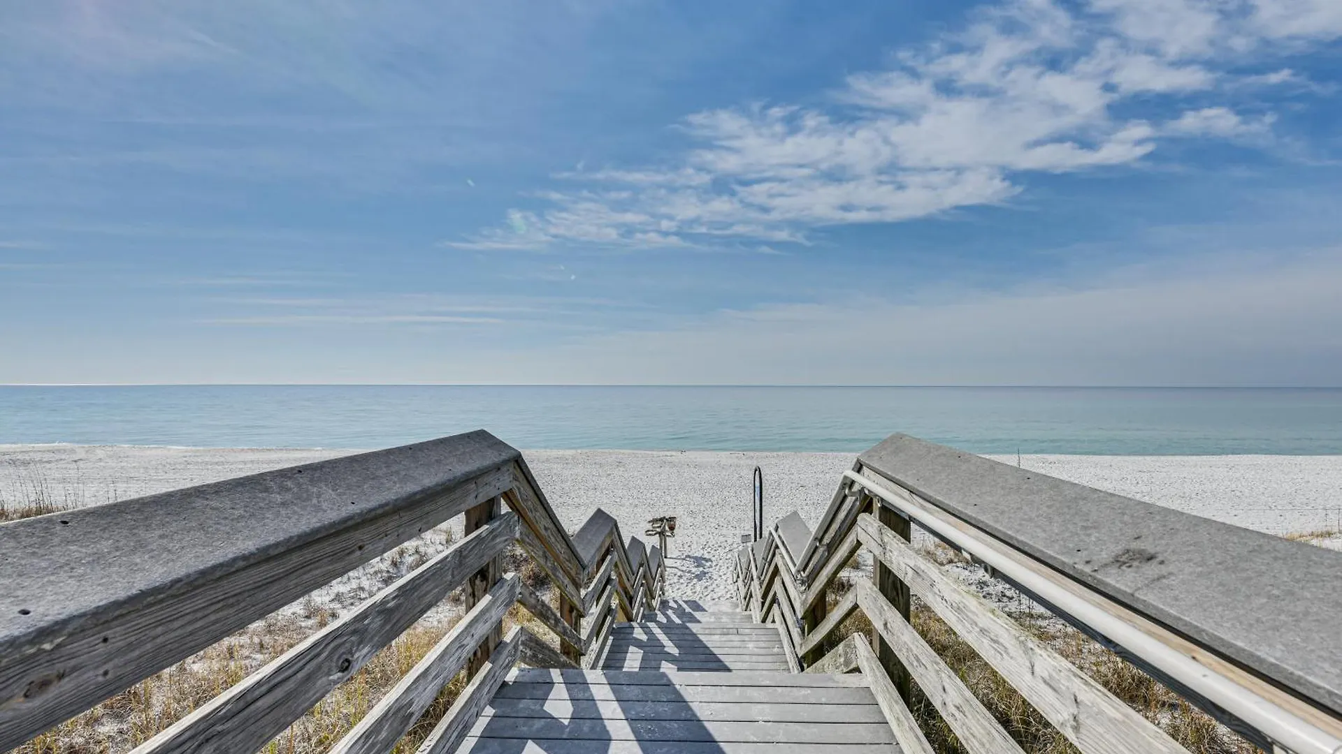 Walk To Miramar Tropical With Deck! *