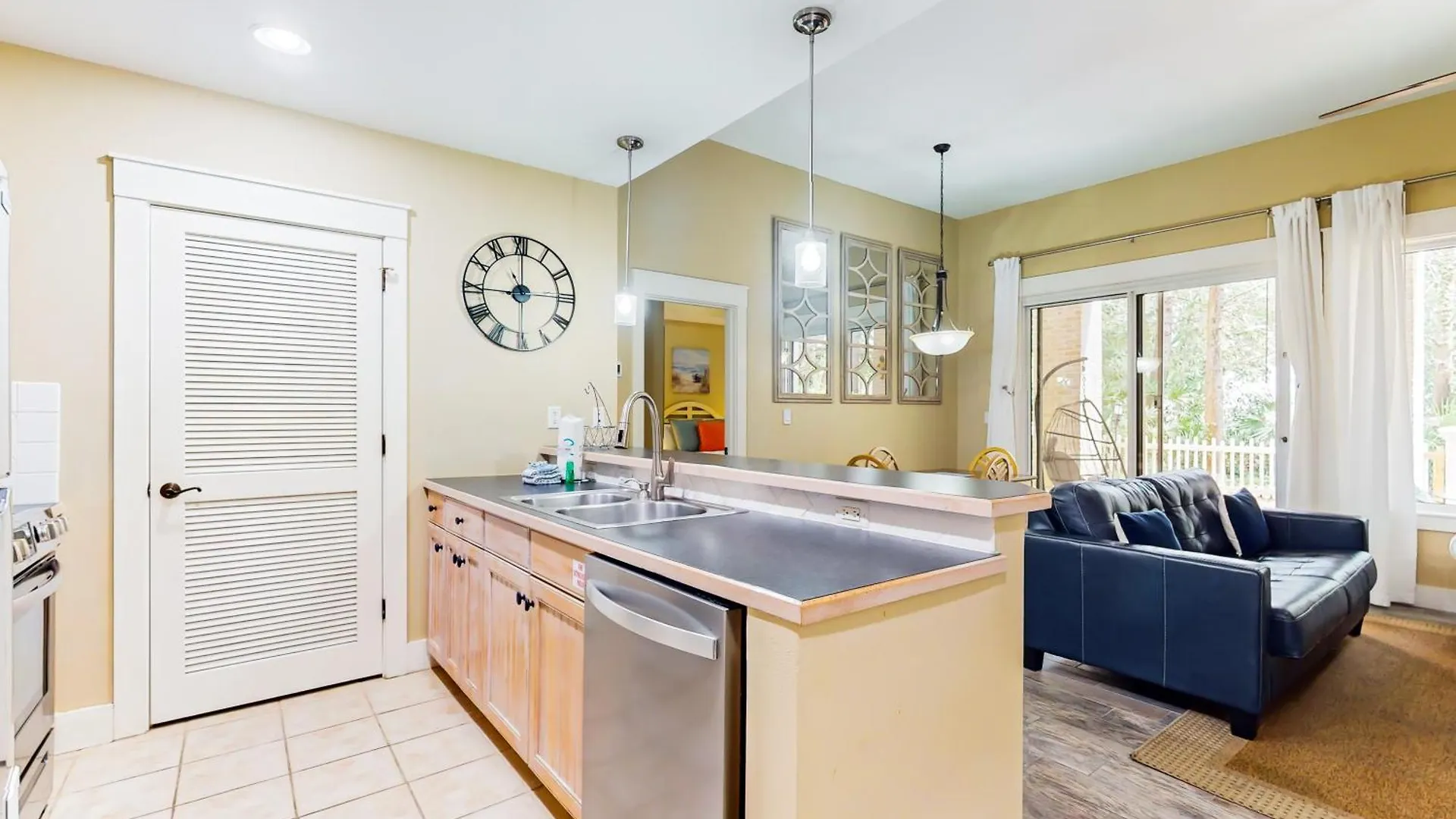 Baytowne Wharf - Pilot House #115/#117 Combo * Destin