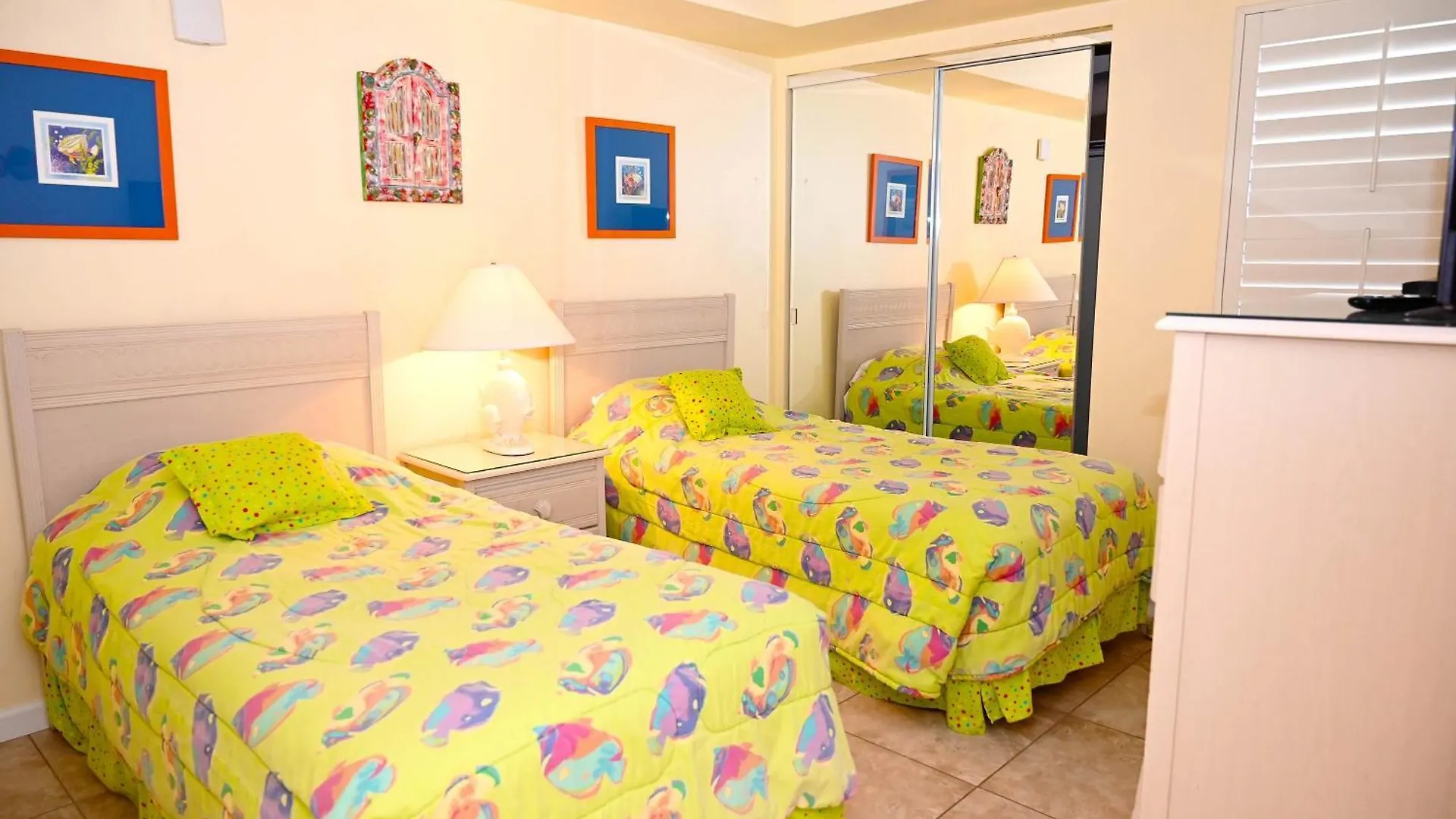 Apartment Terrace At Pelican 1006