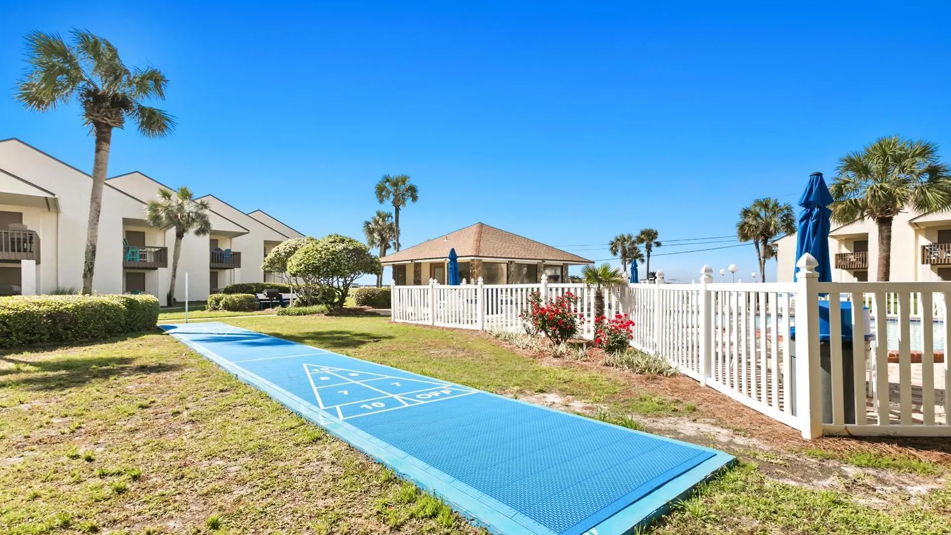 Blue Surf 8 Holiday home