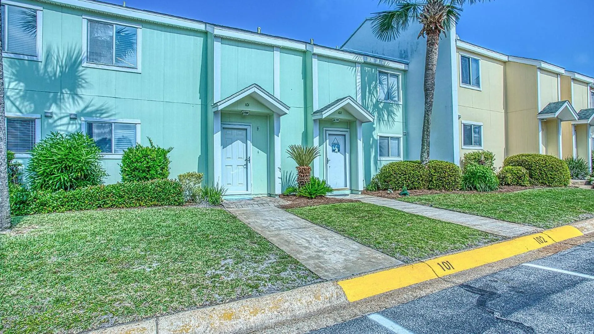 Southbay By The Gulf 102 Only 30 Yards From The 3 Bedroom Townhome In