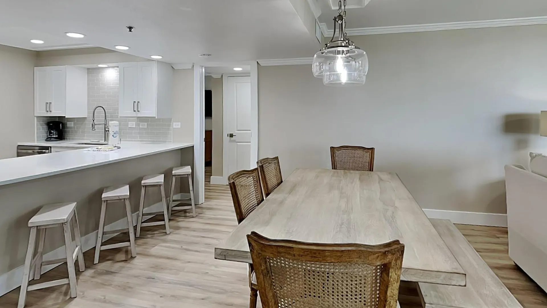 Apartment Mainsail #225 *