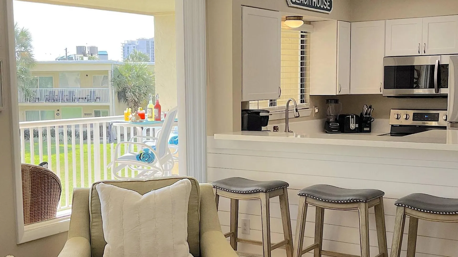 Silver Dunes D204 Surfin On Sunshine Holiday home Destin