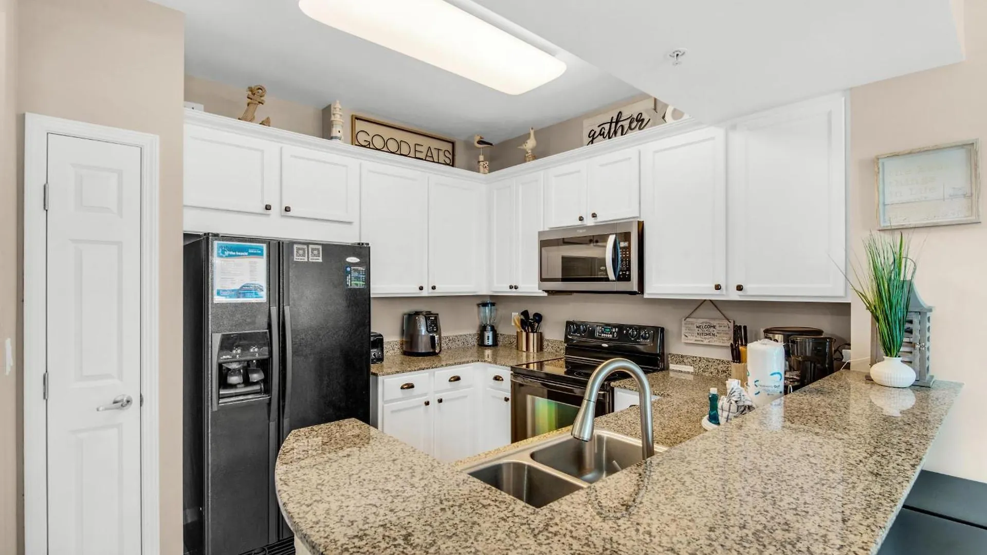 Palms #2605 Jr 2br 2*