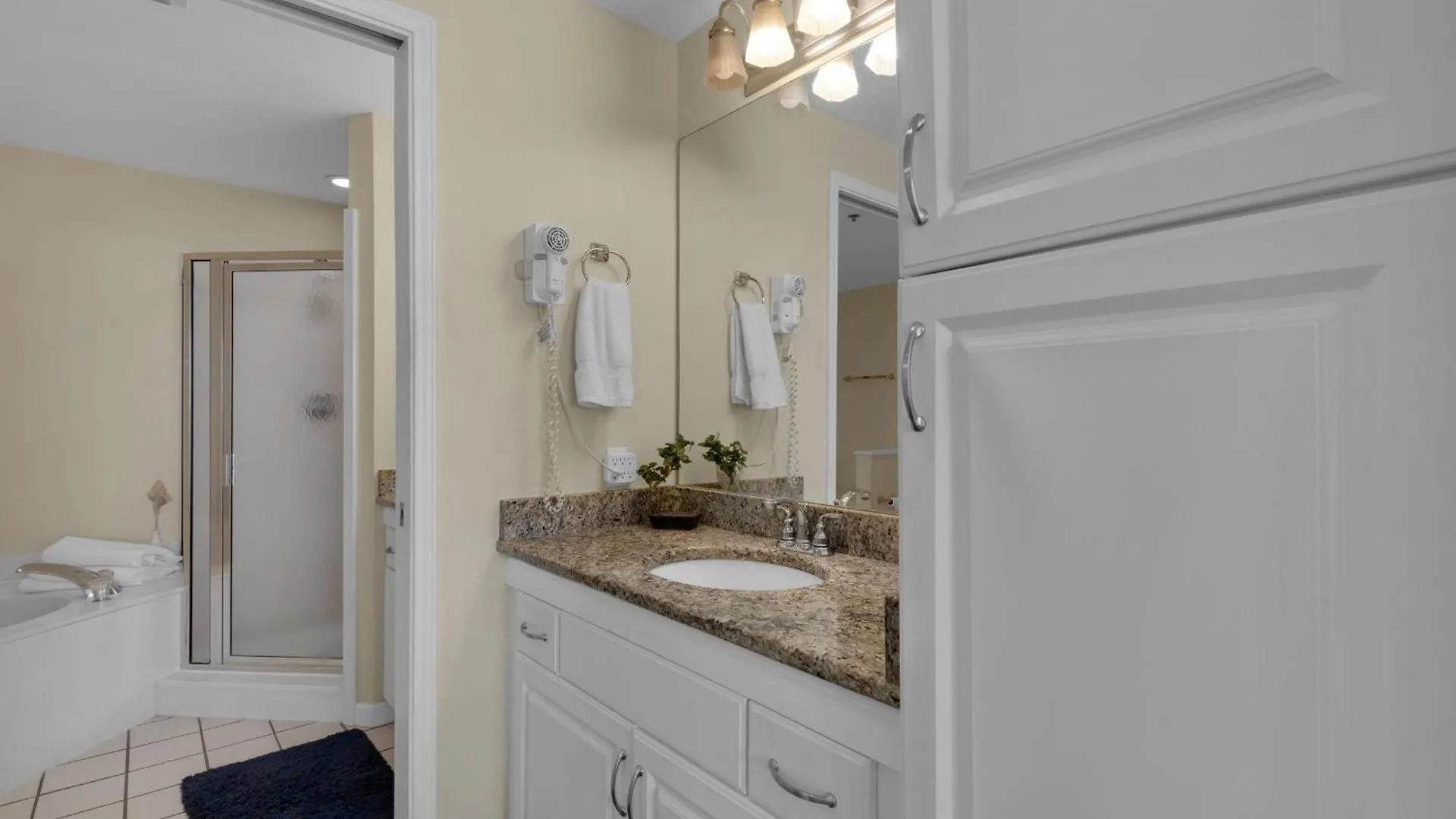 Sterling Sands 209 Apartment *