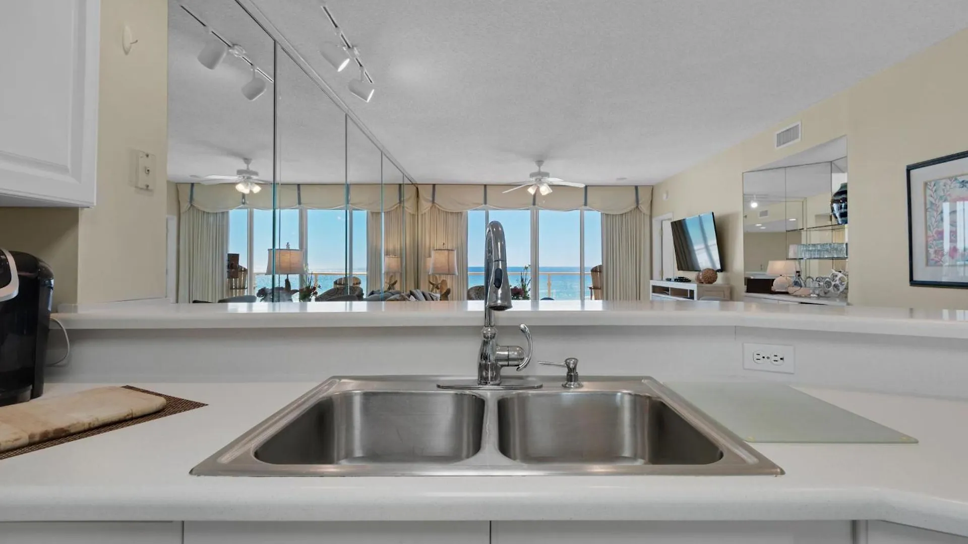 Apartment Sterling Sands 209