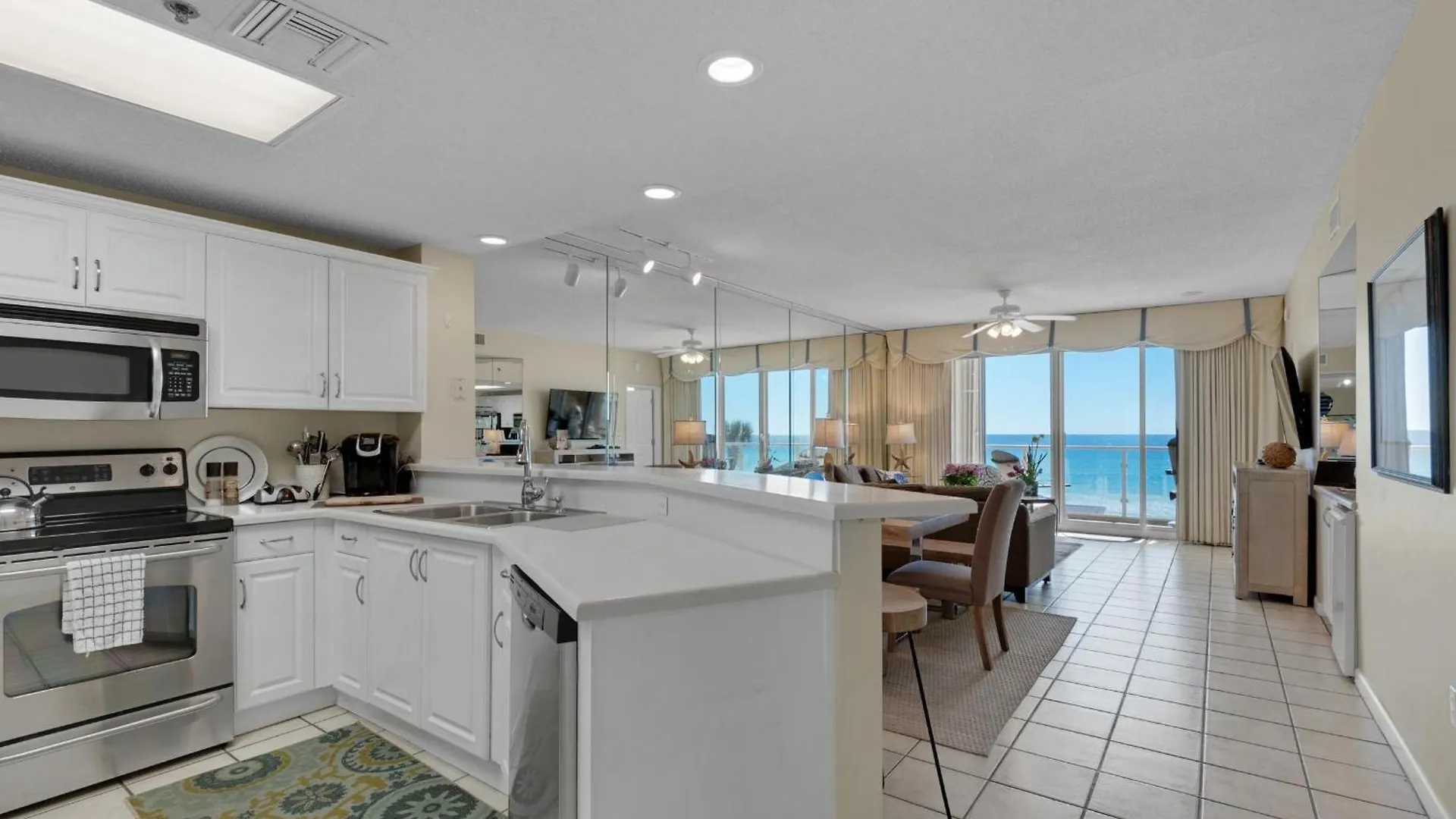 Sterling Sands 209 Apartment *